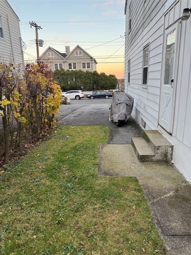 98 Clinton Ave, New Rochelle, NY 10801 - photo 2