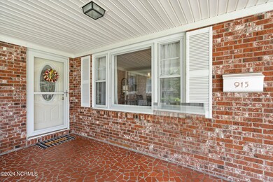913 Vernon Dr, Jacksonville, NC 28540 - photo 2