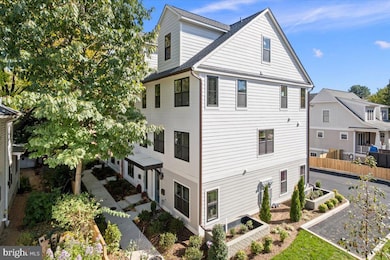 915 N Irving St, Arlington, VA 22201 - photo 6