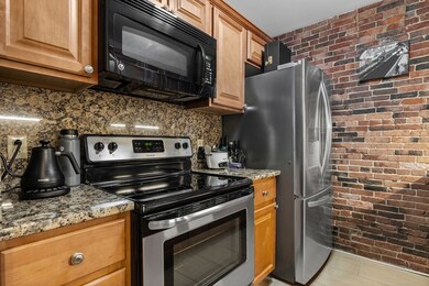 19 Wiget St unit 101, Boston, MA 02113 - photo 2