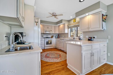 110 Delbridge Ln, Crossville, TN 38558 - photo 6