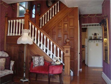 Entry/Foyer. Lovely & Flexible LAYOUT / BIG ROOMS,