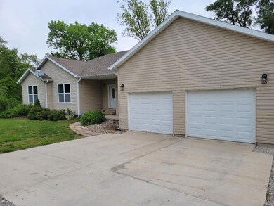 629 Old Fayetteville Rd, Freeburg, IL 62243 - photo 2