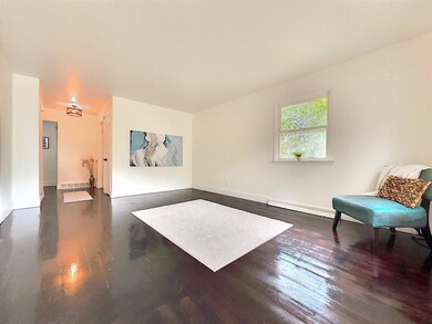 2 Living Room (1)