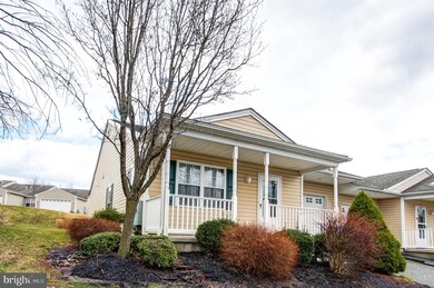 138 W Harmony Dr, Pottstown, PA 19464 - photo 2