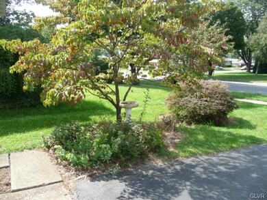 2014 Johnston Dr, Bethlehem, PA 18017 - photo 2