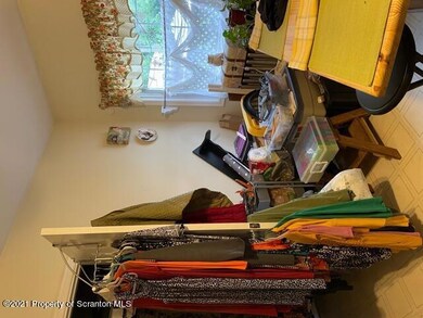 521 Fellows St, Scranton, PA 18504 - photo 3