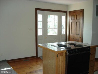 19530 Silcott Springs Rd, Purcellville, VA 20132 - photo 6