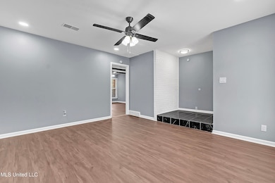 8590 Cedar Cir W, Southaven, MS 38671 - photo 3