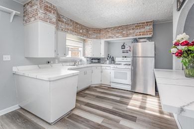 2989 Harrison St, Saginaw, MI 48604 - photo 5