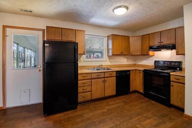 567 Rosehill Dr unit 568, Marysville, OH 43040 - photo 3