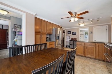 135 Weare St, Lawrence, MA 01843 - photo 5