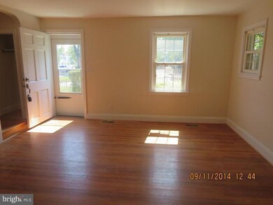 728 Edmondson Ave, Catonsville, MD 21228 - photo 2