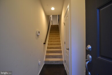 8197 Hollow Ct, Severn, MD 21144 - photo 4