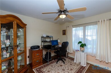 OFFICE OR 4th bedroom

