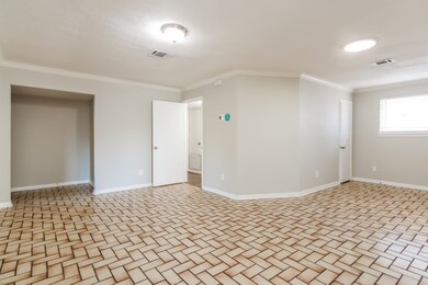 6407 Oaknut Dr, Houston, TX 77088 - photo 6