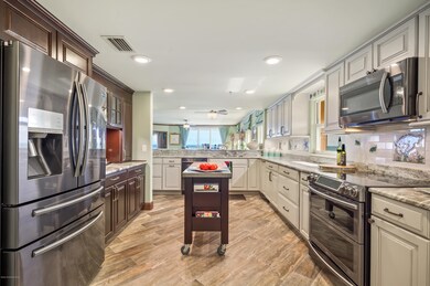 Kitchen w/Stainless Steel Appliances