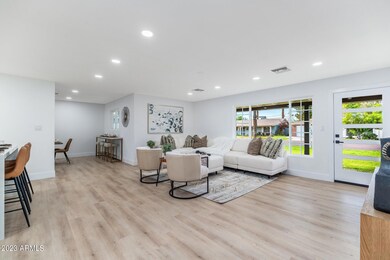 3035 E Montecito Ave 04