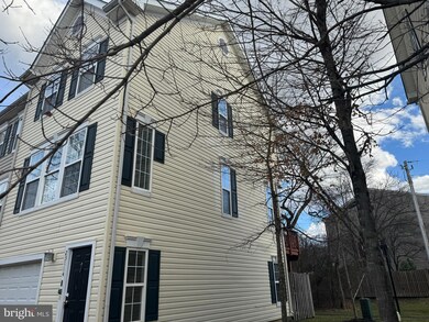 23114 Blackthorn Square, Sterling, VA 20166 - photo 2