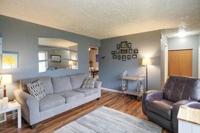 3212GlenbrookDrMLS-13