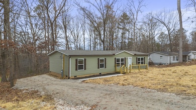 557 Davis Ln, Old Fort, TN 37362 - photo 4