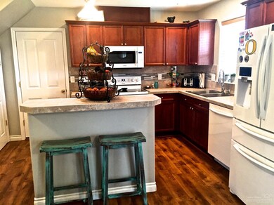 3129 SW Juniper Ave, Redmond, OR 97756 - photo 7