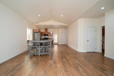 3854 Anthem Ave, White City, OR 97503 - photo 3