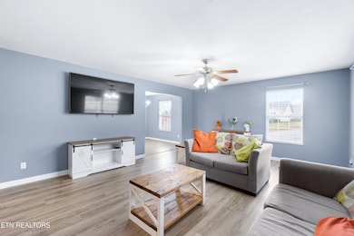 905 Patton St, Sweetwater, TN 37874 - photo 2