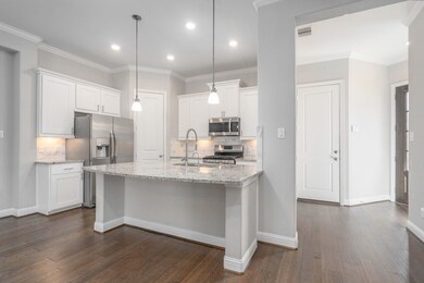 1130 Shepherd Oaks Dr, Houston, TX 77018 - photo 3