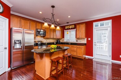 SPACIOUS KITCHEN, HW FLOORS, SS APPLIANCES, ISLAND