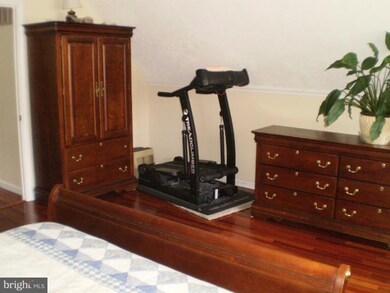 4906 Rocky Spring Ln, Bowie, MD 20715 - photo 4