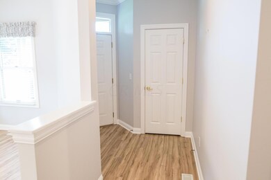 6102 McNaughten Grove Ln, Columbus, OH 43213 - photo 2