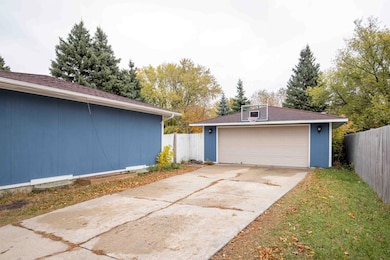 725 31st St N Fargo-8.jpg