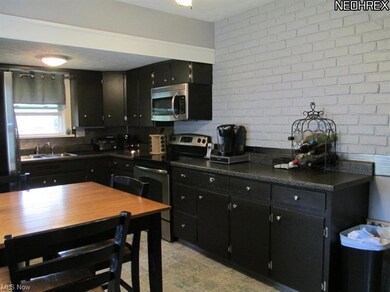 474 Center Rd, Conneaut, OH 44030 - photo 3