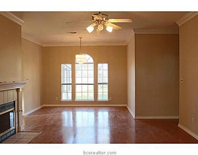 1710 Laura Ln unit CS, College Station, TX 77840 - photo 2