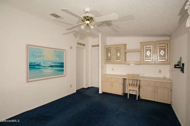 316 Kiwi - Family Room (3)