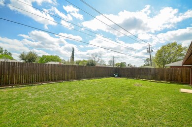 9506 Carmalee St, Houston, TX 77075 - photo 6