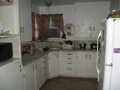 2230 Vine Ave, Klamath Falls, OR 97601 - photo 4