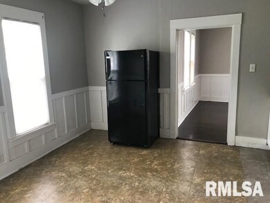 1622 Warren St, Davenport, IA 52804 - photo 4