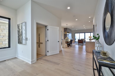 1164 Vistapointe Dr, Covington, KY 41011 - photo 3