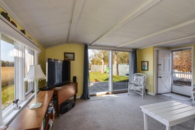 008-Living_Room-5096062-medium