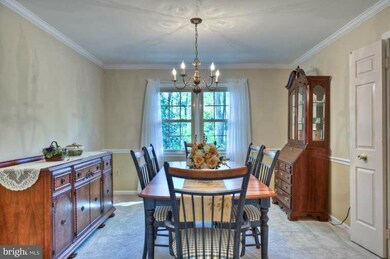 13102 Rounding Run Cir, Herndon, VA 20171 - photo 4