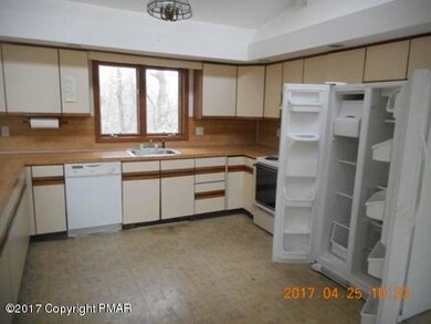 6130 Wales Ct, East Stroudsburg, PA 18301 - photo 6