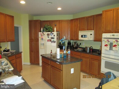 12331 Cherry Branch Dr, Clarksburg, MD 20871 - photo 6