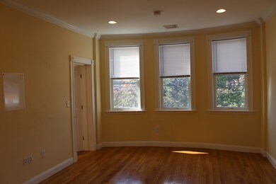 661 Watertown St unit 2, Newtonville, MA 02460 - photo 4
