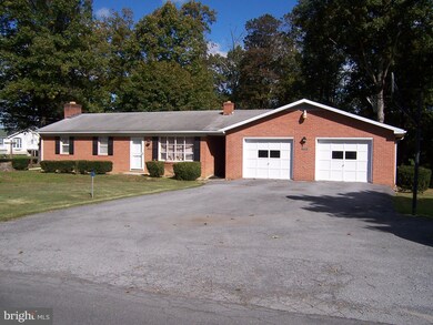 1390 Three Run Rd, Bunker Hill, WV 25413 - photo 4