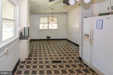 2904 Fendall Rd, Gwynn Oak, MD 21207 - photo 7