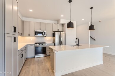 1305 James Drive - MLS Sized - 009 - 19