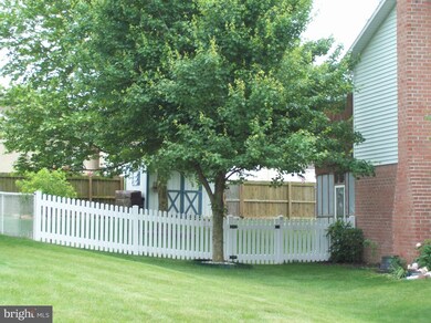 2818 Fillmore Dr, Chambersburg, PA 17201 - photo 4