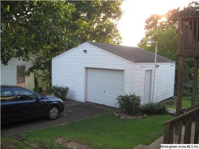Detached 20 x 20 garage, tons of storage!